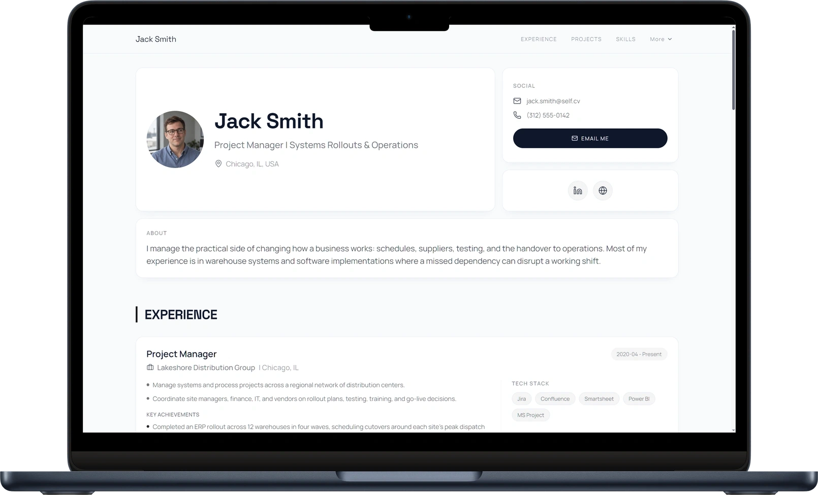 Sito professionale Self in Bento con introduzione, esperienze, progetti e opzioni di contatto.