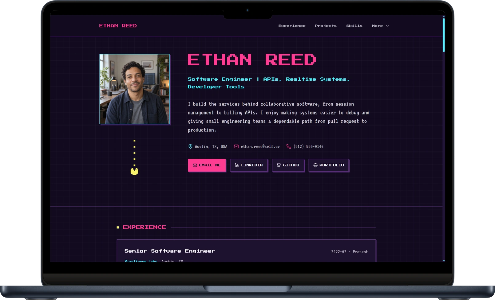 Ejemplo 8Bit de web profesional para un ingeniero de software.